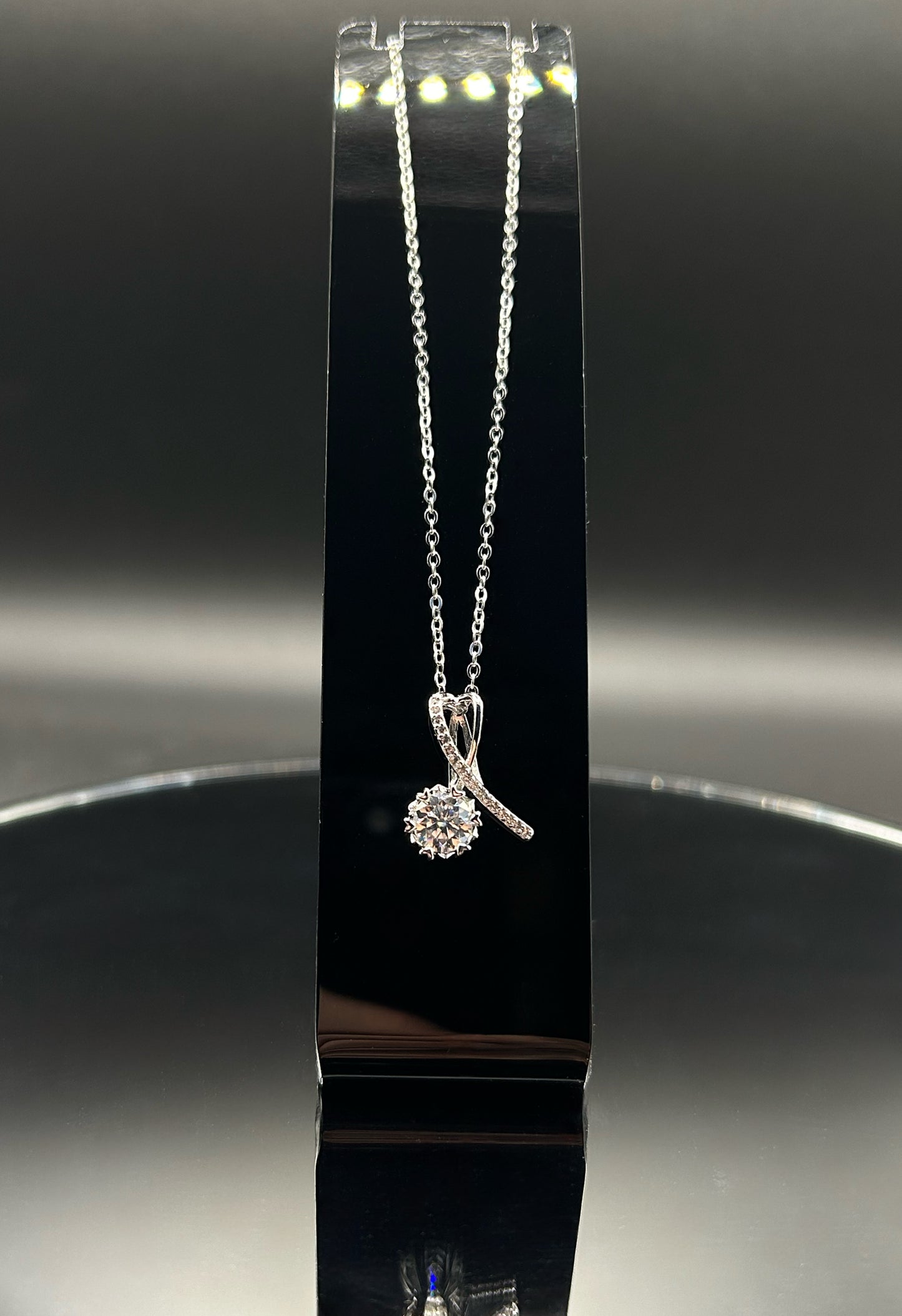 1.0ct Ribbon Necklace